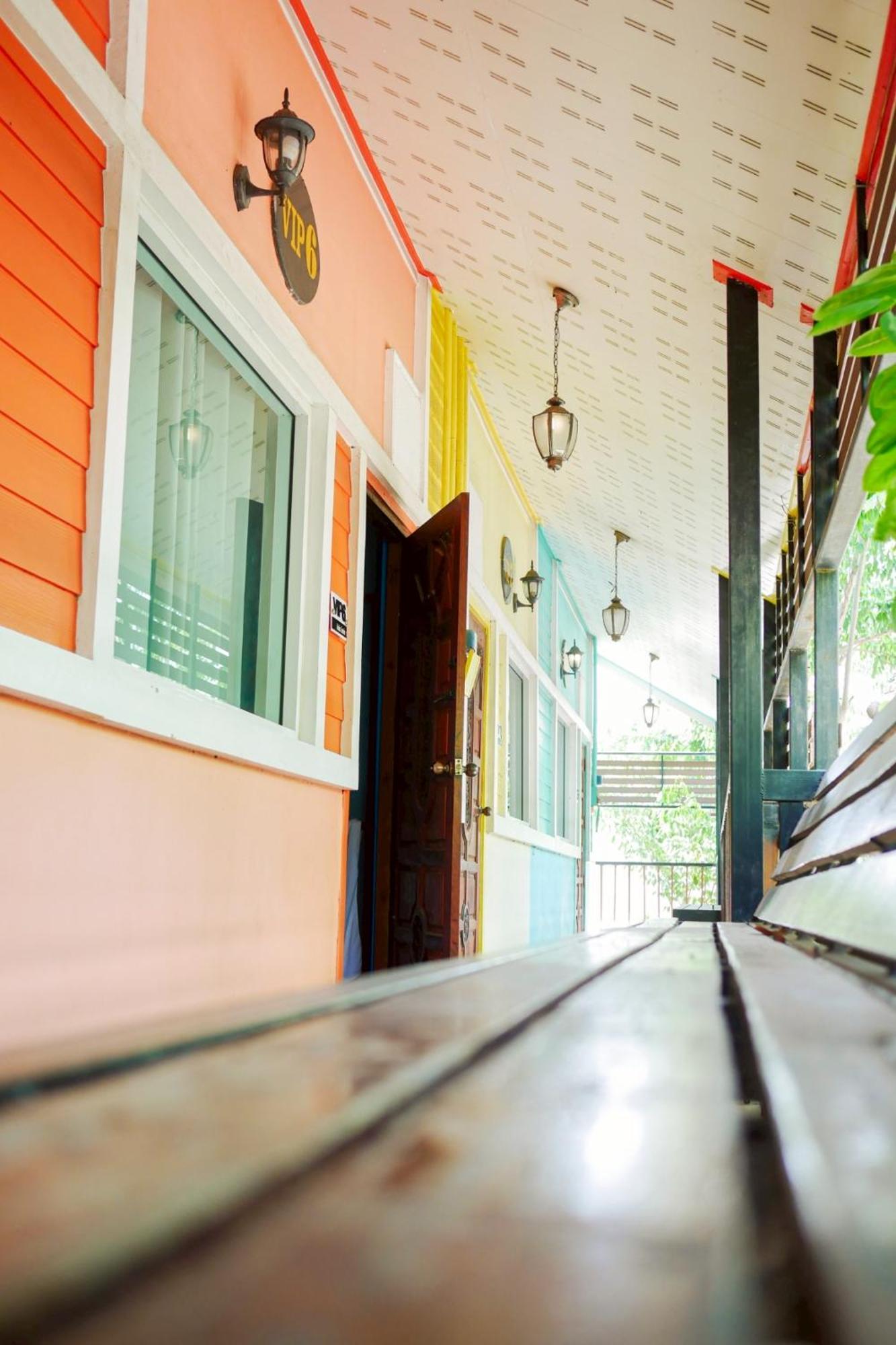 Rak Kun Resort 2 Nakhon Sawan Exteriör bild