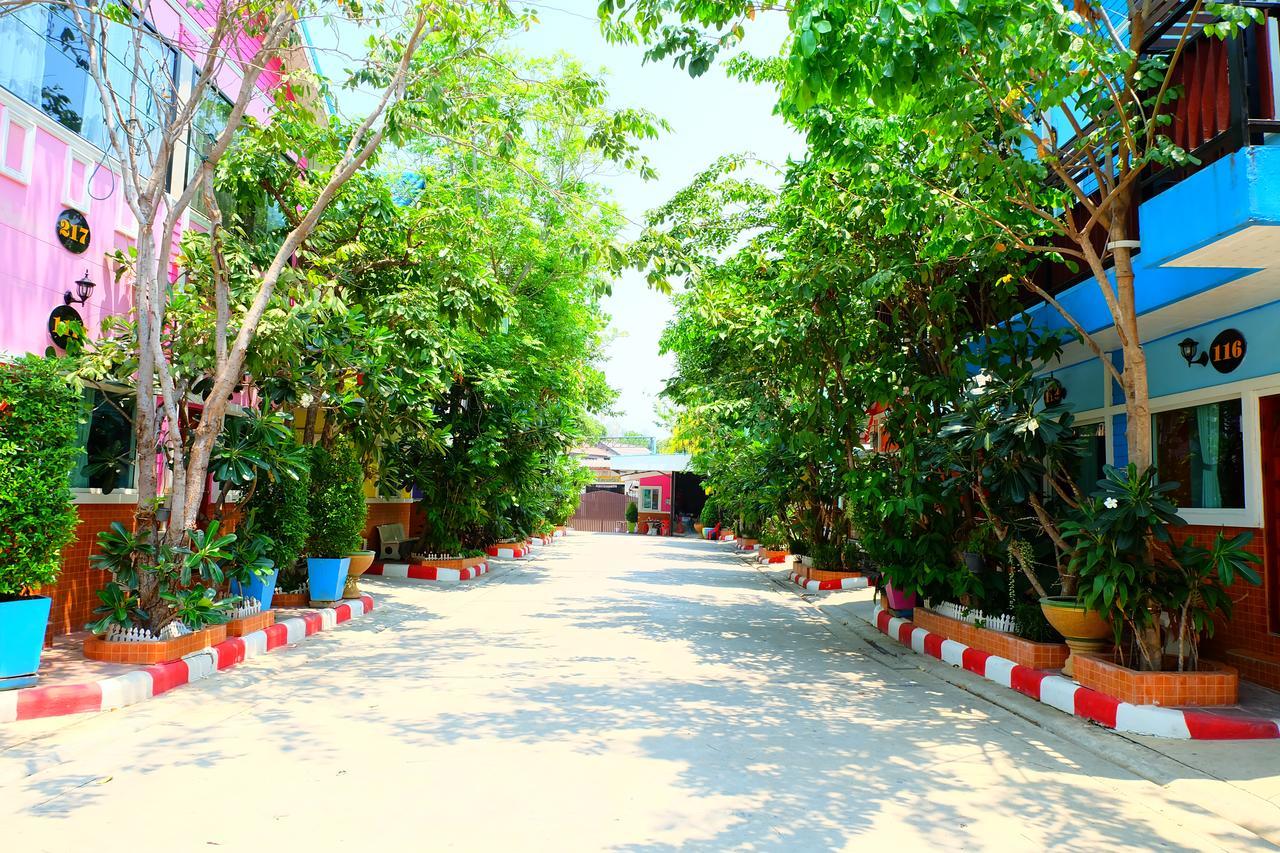 Rak Kun Resort 2 Nakhon Sawan Exteriör bild