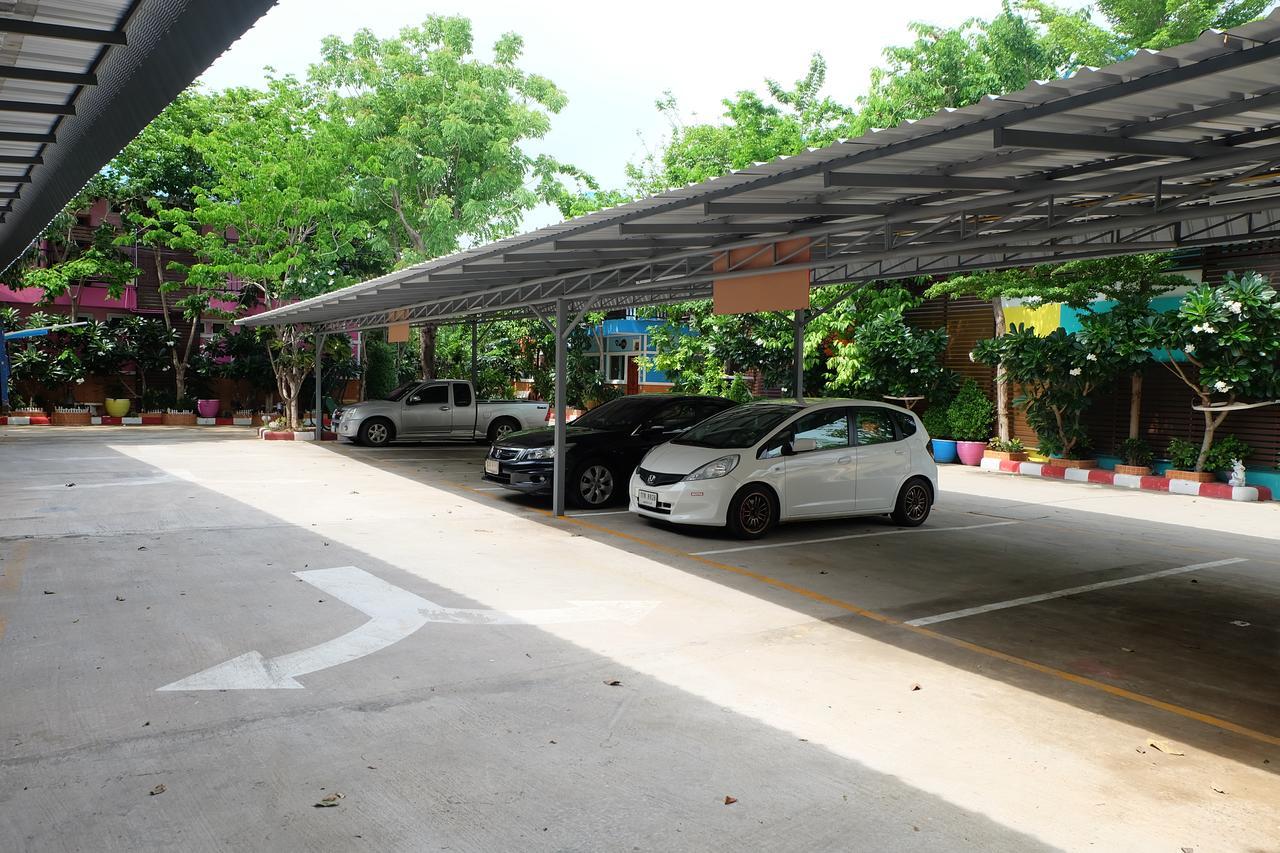 Rak Kun Resort 2 Nakhon Sawan Exteriör bild
