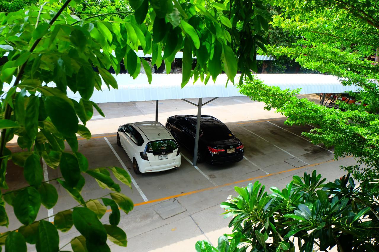 Rak Kun Resort 2 Nakhon Sawan Exteriör bild