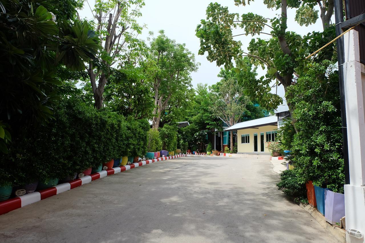 Rak Kun Resort 2 Nakhon Sawan Exteriör bild