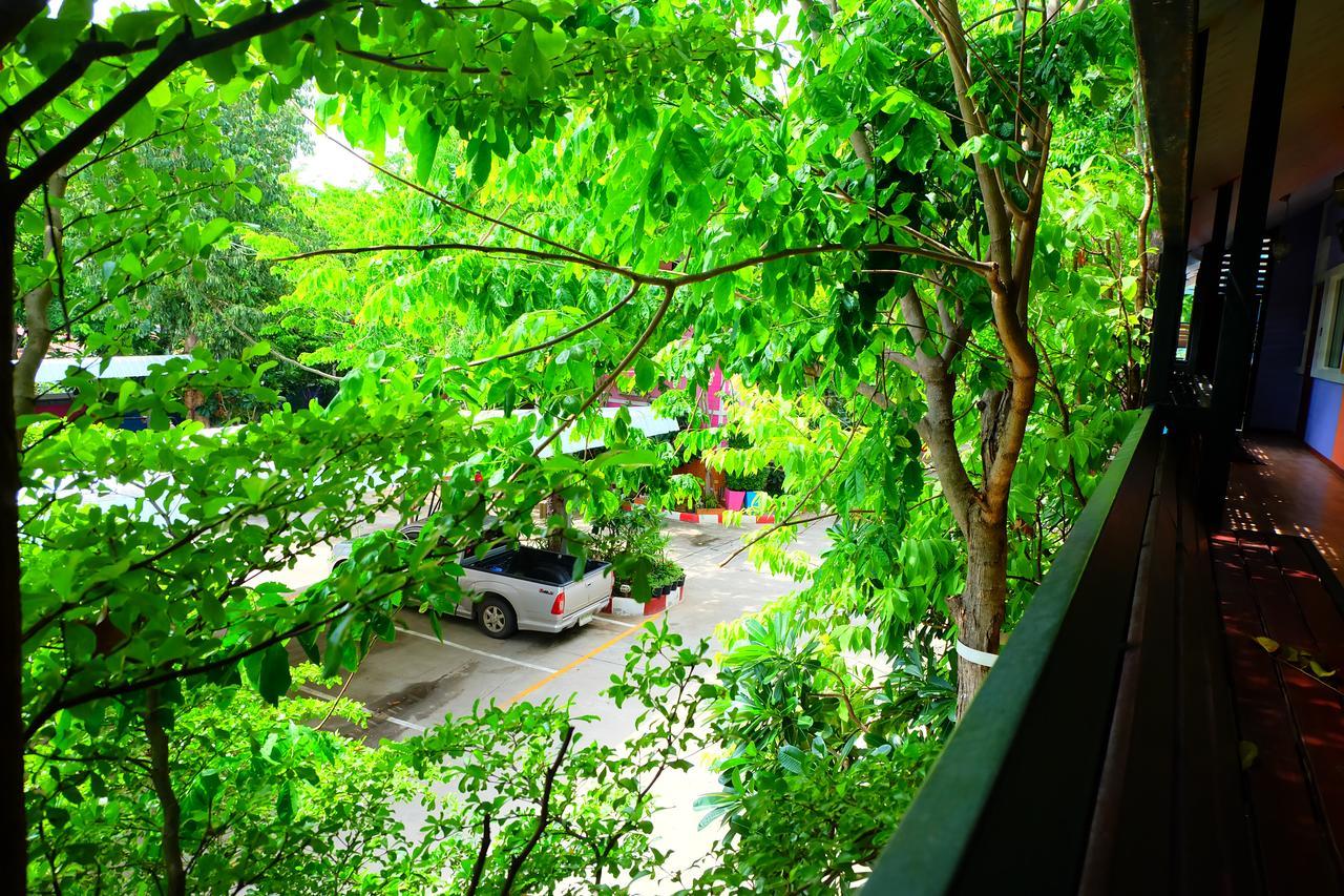 Rak Kun Resort 2 Nakhon Sawan Exteriör bild