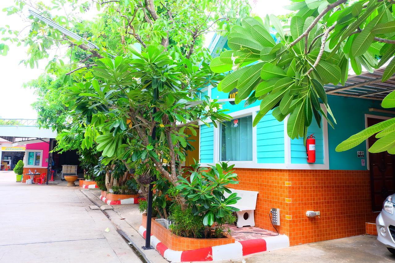 Rak Kun Resort 2 Nakhon Sawan Exteriör bild