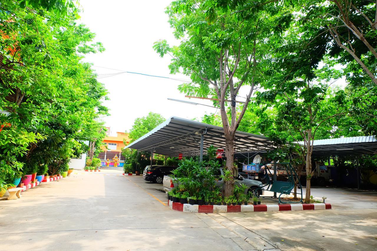 Rak Kun Resort 2 Nakhon Sawan Exteriör bild
