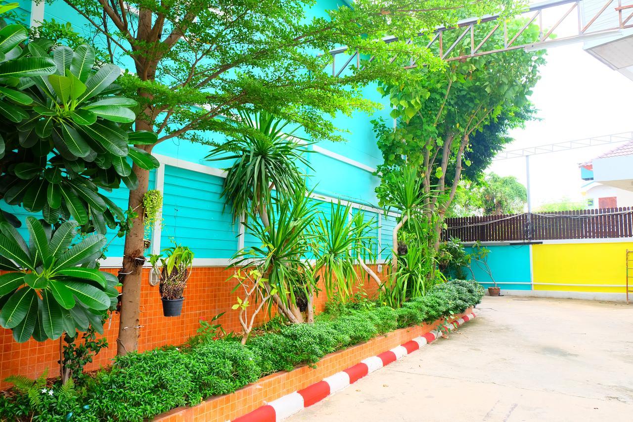 Rak Kun Resort 2 Nakhon Sawan Exteriör bild
