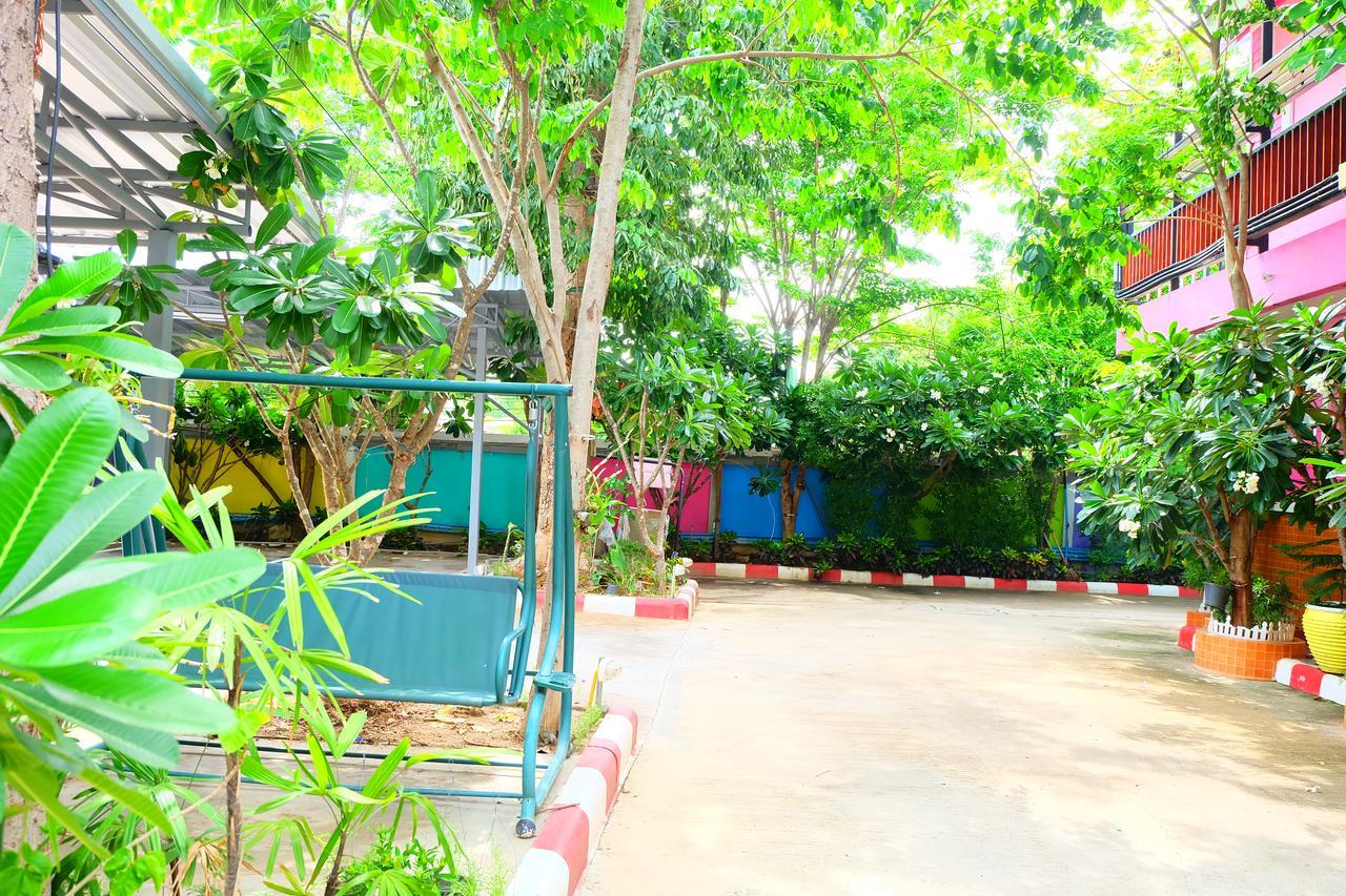 Rak Kun Resort 2 Nakhon Sawan Exteriör bild