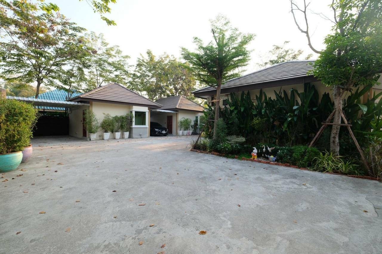 Rak Kun Resort 2 Nakhon Sawan Exteriör bild