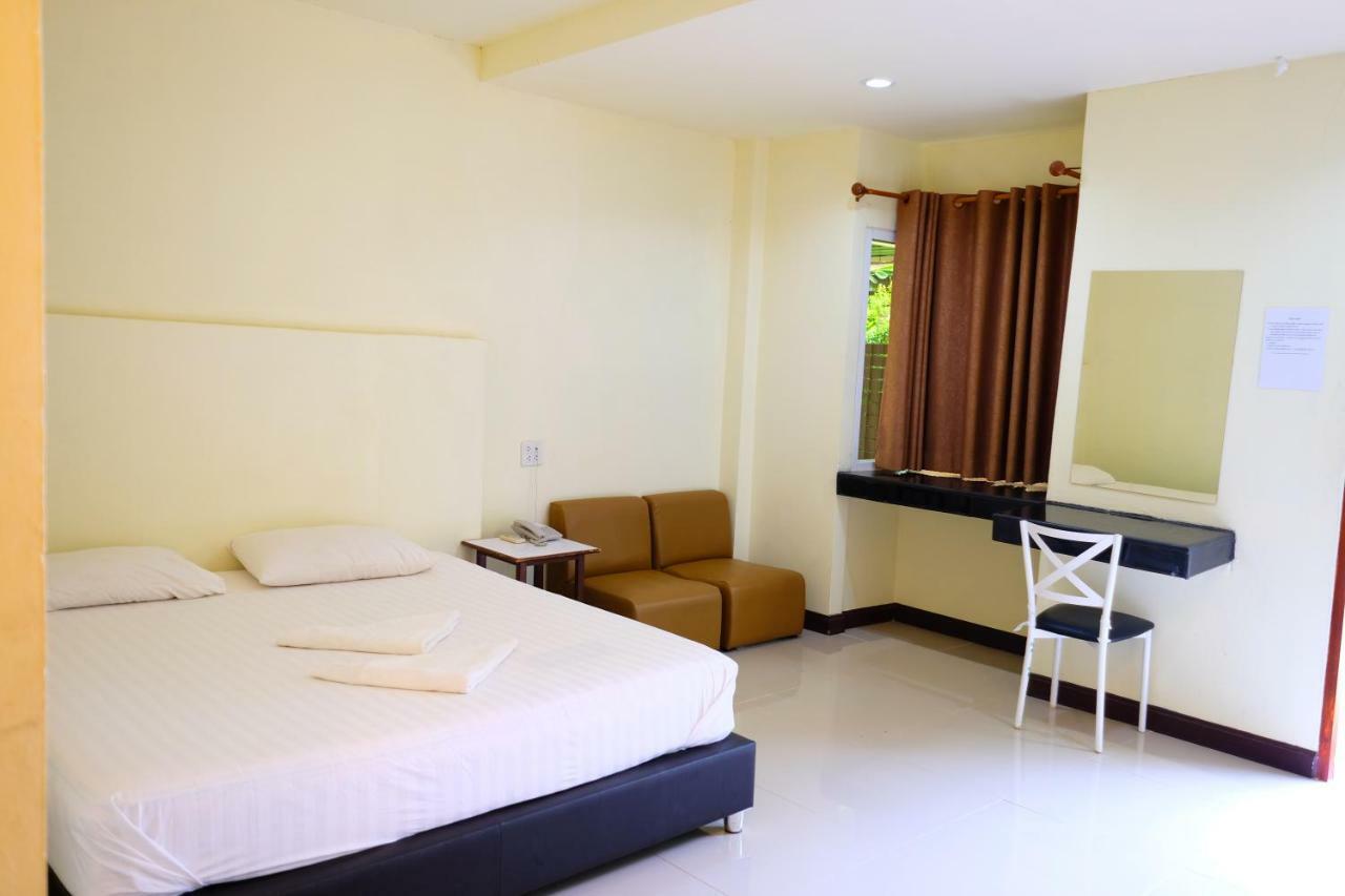 Rak Kun Resort 2 Nakhon Sawan Exteriör bild