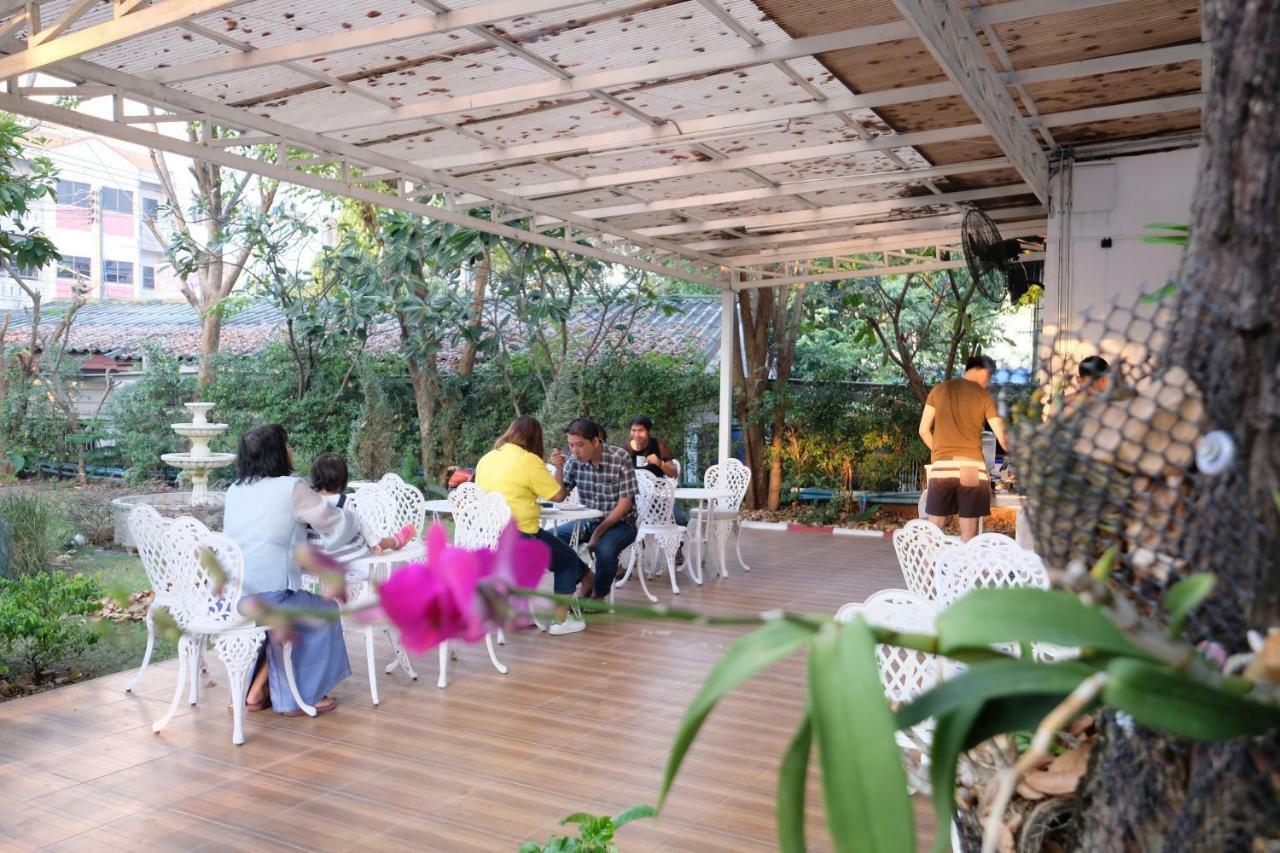 Rak Kun Resort 2 Nakhon Sawan Exteriör bild